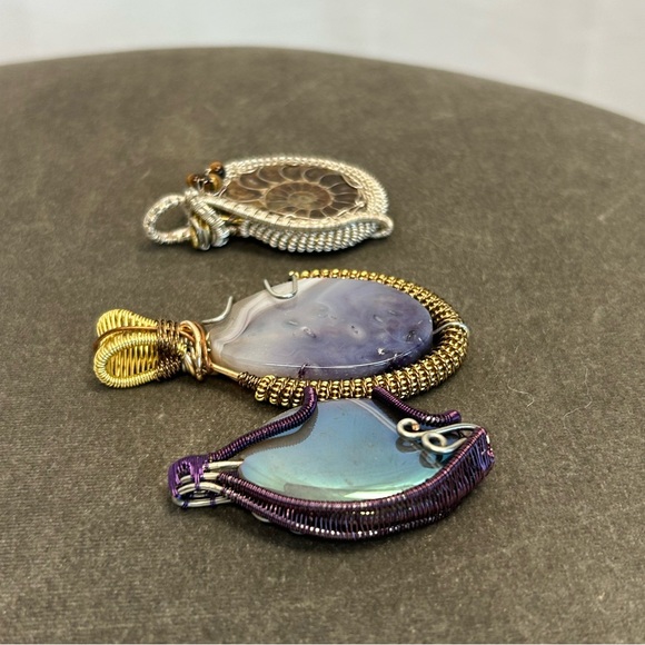 handmade wire-wrapped gemstone pendants blue agate purple agate ammonite fossil - Picture 5 of 8